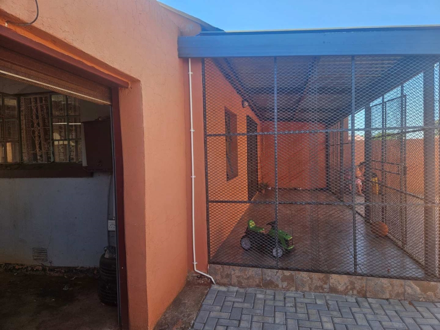 2 Bedroom Property for Sale in Riviera Northern Cape